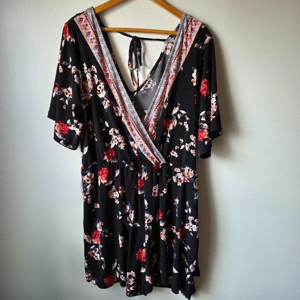 EUC LIKE NEW MAURICES FLORAL DOUBLE V NECK SUPER SOFT ROMPER SIZE L